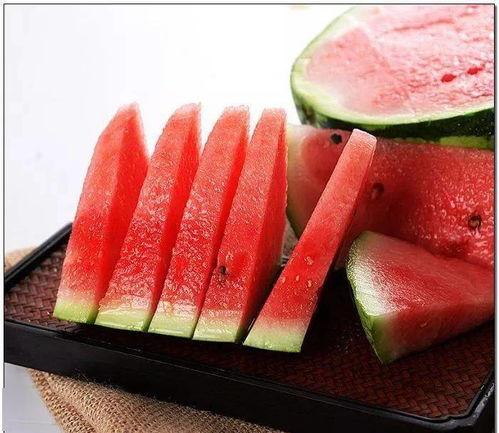 同学cp吃瓜,揭秘同学CP甜蜜瓜田