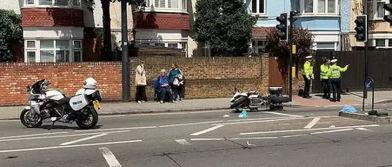 车队排队吃瓜,一场别开生面的美食盛宴