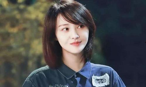 郑爽善良吃瓜图片,吃瓜群众眼中的暖心女神