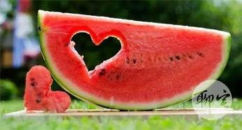 看看吃瓜的样子,揭秘围观者的心理世界