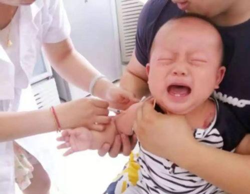 小孩打针吃瓜  第2张